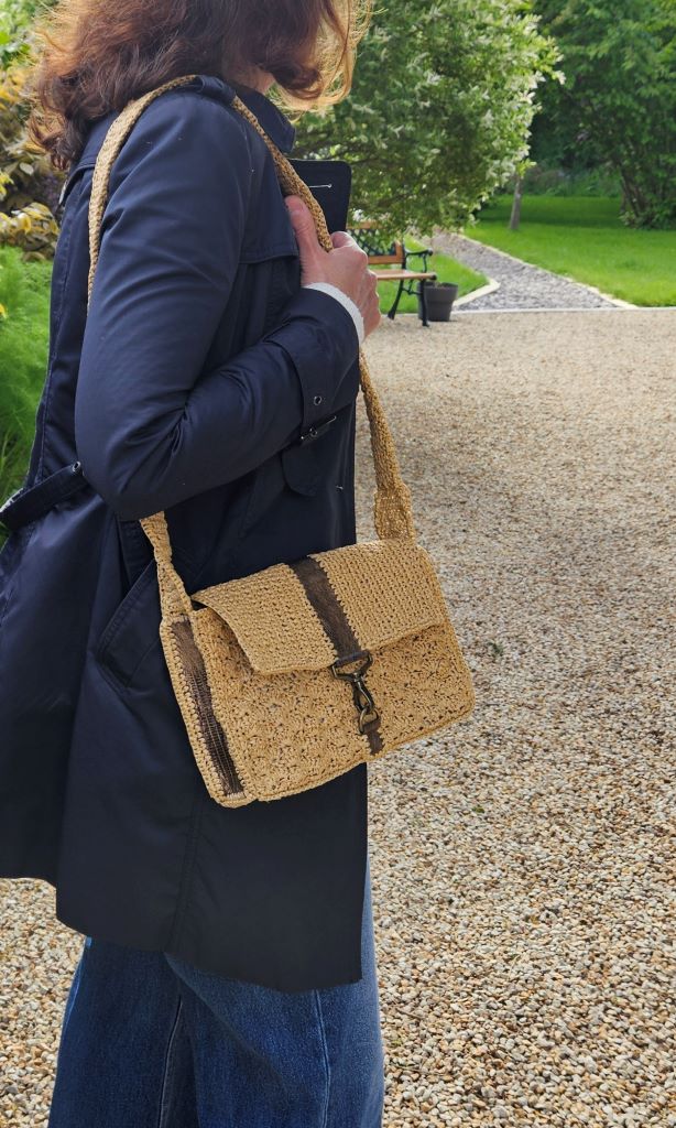 Sac moderne en cuir et raphia- fifiecreation.com